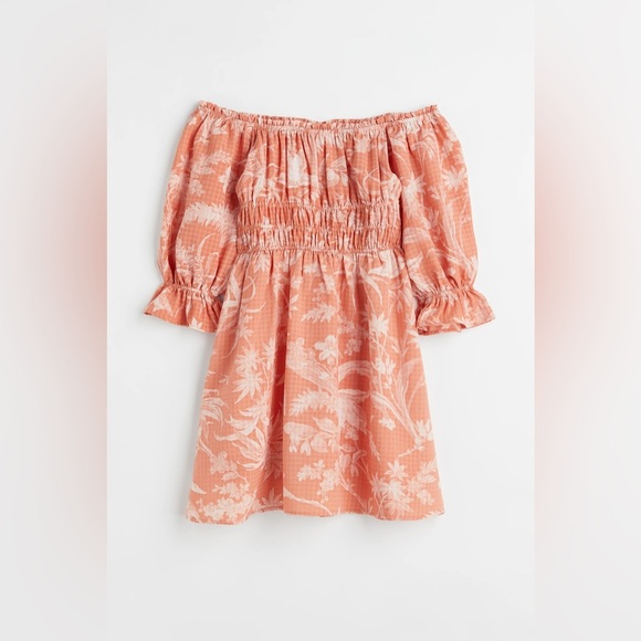 H&M Coral off Shoulders, Ruched Smocked Sundress - Picture 2 of 8